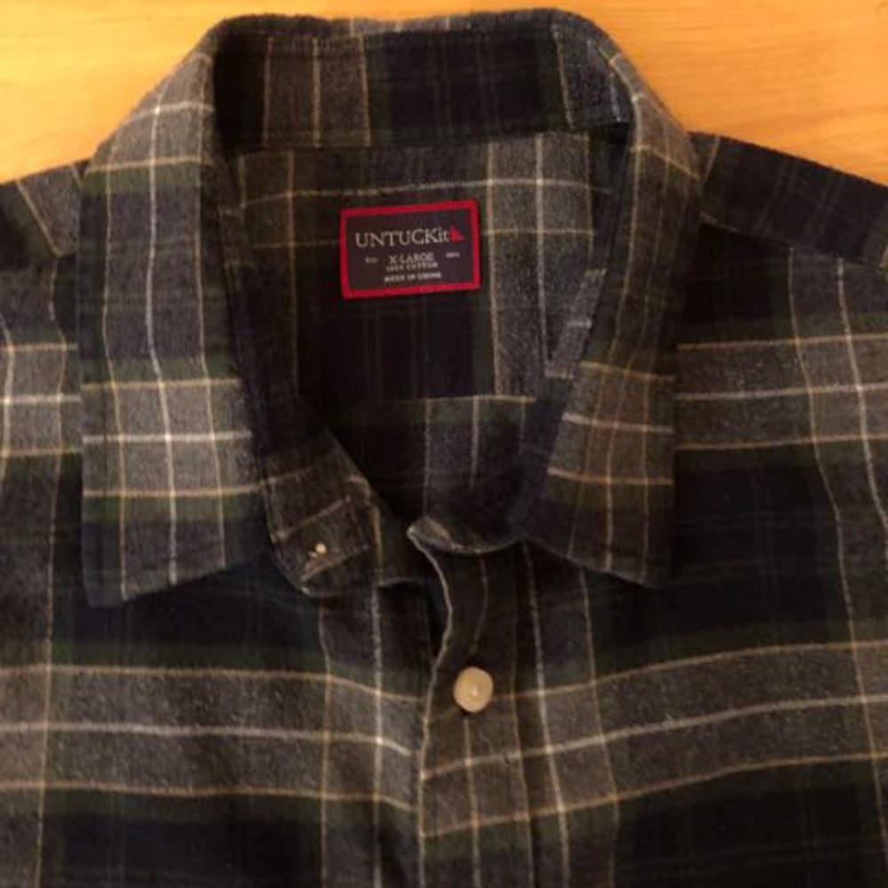 Untuckit XL Men's Long Sleeve Button Down Flannel Shirt